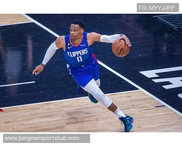 威少为爱犬庆生十一岁依然活力四射你是我心中的真正MVP